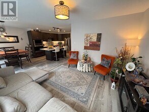 521 Honeylocust Ave in Ottawa, ON - Building Photo - Building Photo