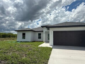 937 Grant Blvd in Lehigh Acres, FL - Building Photo - Building Photo