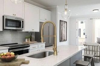 303 Skylar Way SE in Atlanta, GA - Building Photo - Building Photo