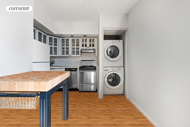 180 Sterling Pl in Brooklyn, NY - Building Photo - Building Photo