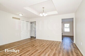 1851 Smizer Mill Rd in Fenton, MO - Foto de edificio - Building Photo