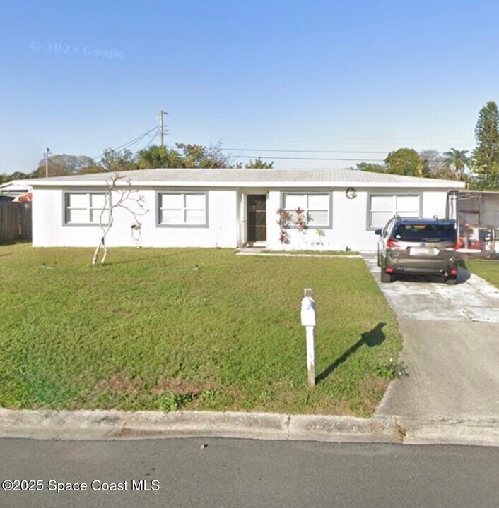 502 Palm Ave in Merritt Island, FL - Building Photo