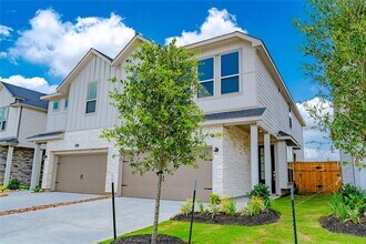 5511 Holly Hvn Ct in Fulshear, TX - Building Photo - Building Photo