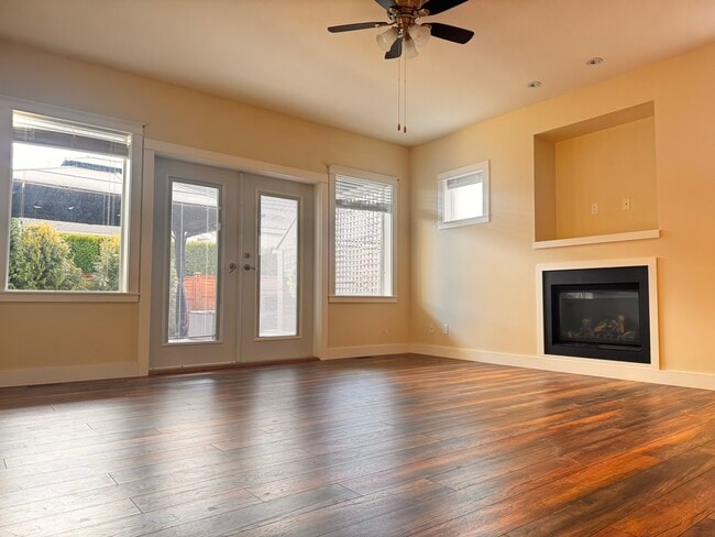 3647 Vermont Pl in Campbell River, BC - Building Photo - Building Photo