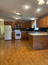 8821 Trout Rd in Mascot, TN - Building Photo - Building Photo