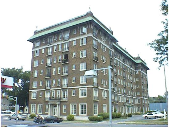 Fairfield Manor in Fort Wayne, IN - Building Photo