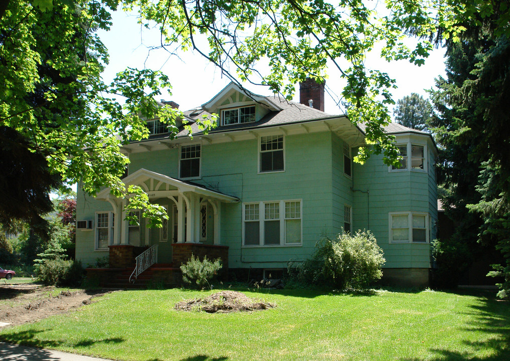 1103 W 9th Ave in Spokane, WA - Foto de edificio