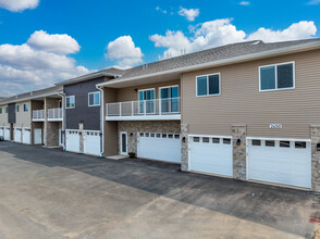 Duck Creek Landing Apartments in Green Bay, WI - Foto de edificio - Building Photo