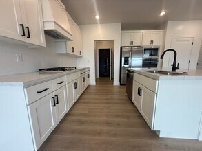 2744 W Aurora Ave in Mapleton, UT - Building Photo - Building Photo