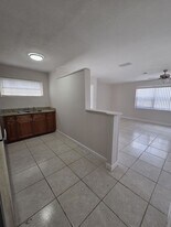 2127 NW 7th St in Fort Lauderdale, FL - Building Photo