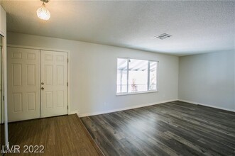 909 Monika Way in Las Vegas, NV - Building Photo - Building Photo