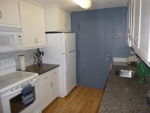 6 Post Oak Ln, Unit 10 in Natick, MA - Building Photo - Building Photo