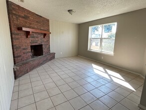 707 S 24th St in Rogers, AR - Foto de edificio - Building Photo