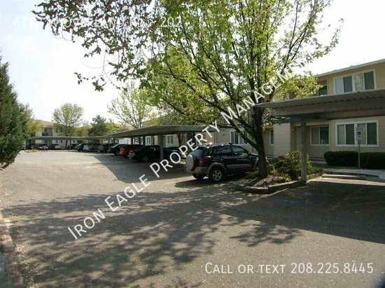 6787 W Overland Rd in Boise, ID - Building Photo - Building Photo