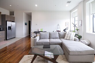 450 Harrison Ave, Unit 317 in Boston, MA - Building Photo - Building Photo