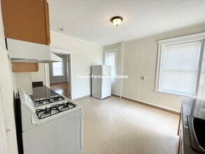 736 Washington St, Unit 1 in Brookline, MA - Building Photo - Building Photo