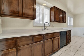 8101 Parkland Dr in El Paso, TX - Building Photo - Building Photo