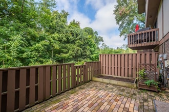 645 Deer Watch Rd in Bridgeville, PA - Building Photo - Building Photo