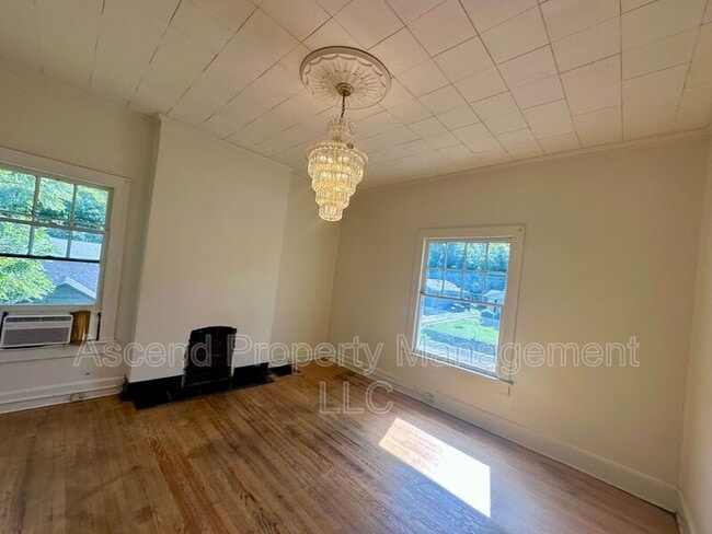 property at 1501 N Chamberlain Ave