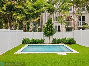 808 SE 12th St in Fort Lauderdale, FL - Building Photo - Building Photo