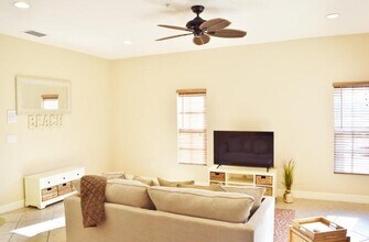 295 NE 5th Ave in Delray Beach, FL - Building Photo - Building Photo