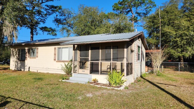 2510 Carr St in Palatka, FL - Building Photo - Building Photo