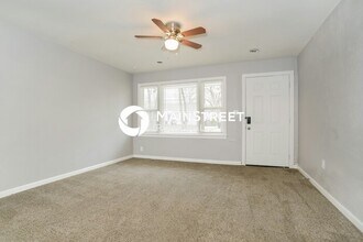 4938 Canterbury in Roeland Park, KS - Building Photo - Building Photo