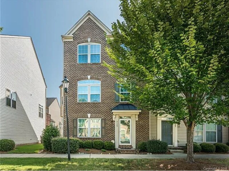 9329 Lenox Pointe Dr in Charlotte, NC - Building Photo