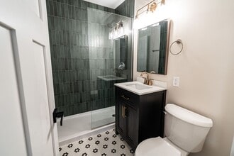 2600 E Kenwood Blvd in Milwaukee, WI - Building Photo - Interior Photo