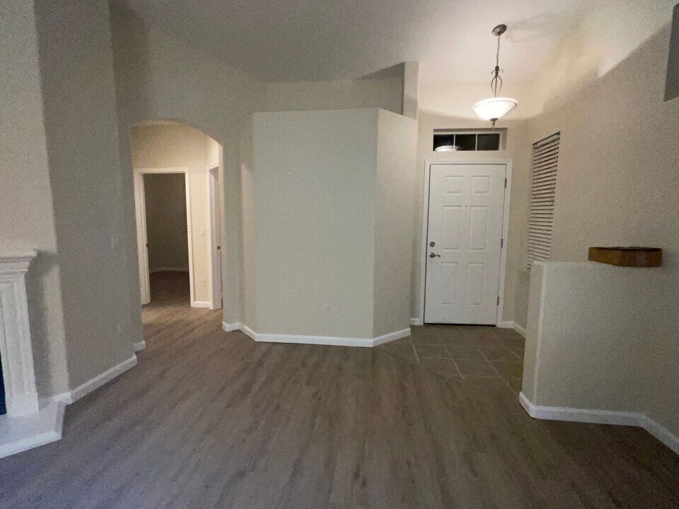 285 Fallen Leaf Ln in Fernley, NV - Building Photo