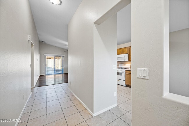 10748 W Mountain View Dr in Avondale, AZ - Building Photo - Building Photo