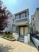 52 Nash St, Unit 2nd Floor in New Haven, CT - Building Photo - Building Photo