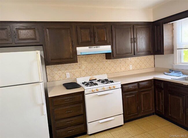 80 Slocum Ave-Unit -1 in Yonkers, NY - Building Photo - Building Photo