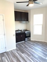 158 E 35th St in Los Angeles, CA - Foto de edificio - Building Photo