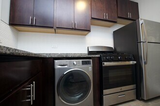 1130 Maple Ave, Unit H02F in Evanston, IL - Foto de edificio - Building Photo