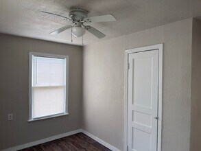 1422 W Mariposa Dr in San Antonio, TX - Building Photo - Building Photo