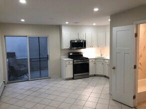 37 Monitor St, Unit apartment 1 in Jersey City, NJ - Foto de edificio - Building Photo