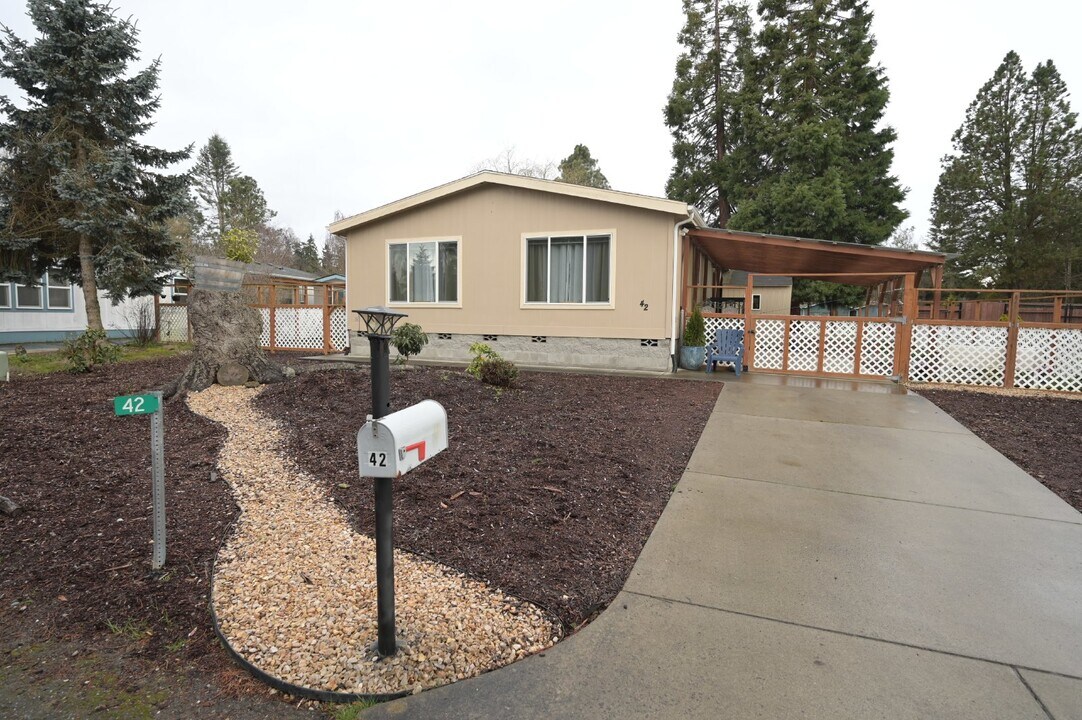 42 Heather Cir in Port Angeles, WA - Building Photo