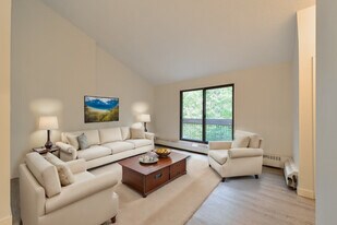 Cedarville Apartments in Edmonton, AB - Building Photo