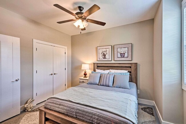 1117 Greenwood Alley