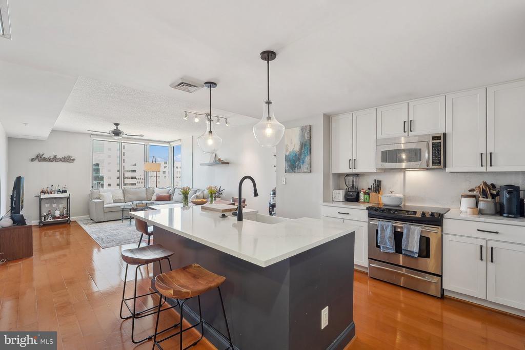 1020 N Highland St in Arlington, VA - Building Photo