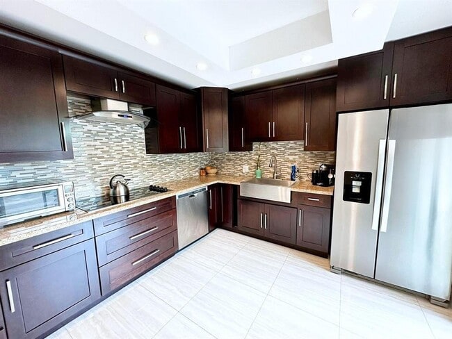 property at 1545 Augusta Cir