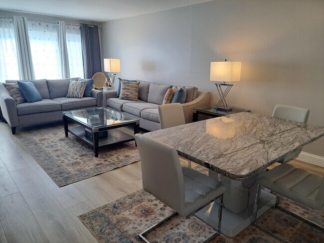 1502 S Lakeside Dr in Lake Worth Beach, FL - Building Photo - Building Photo