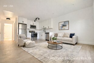 1936 New England St, Unit 813 in Los Angeles, CA - Building Photo