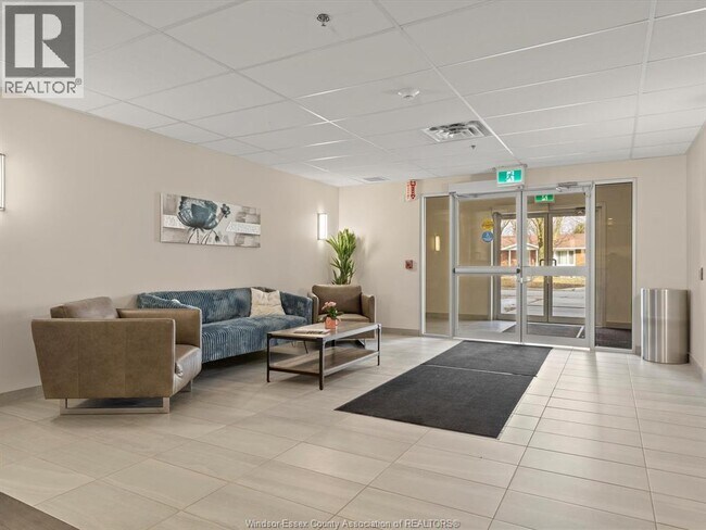 22 Victor St in Essex, ON - Building Photo - Building Photo