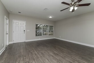 416 Summer Sails Dr in Valrico, FL - Foto de edificio - Building Photo