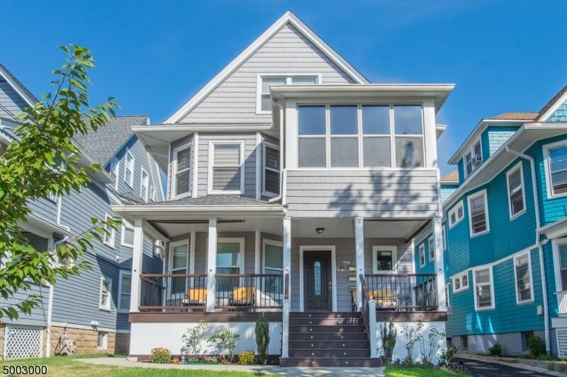 36 N Willow St in Montclair, NJ - Building Photo