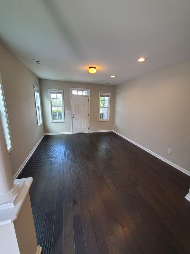 101 Scuppernong Way in Clayton, NC - Foto de edificio - Building Photo