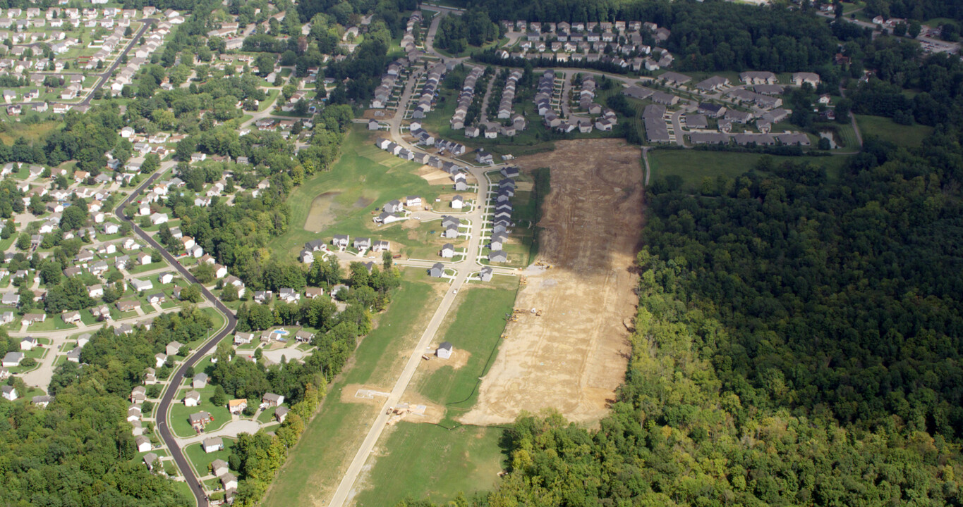 Woodside Park in Amelia, OH - Building Photo