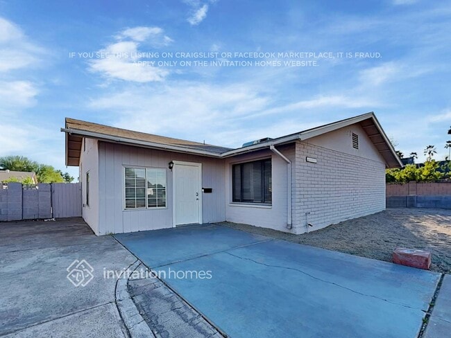 property at 1915 E Colgate Dr